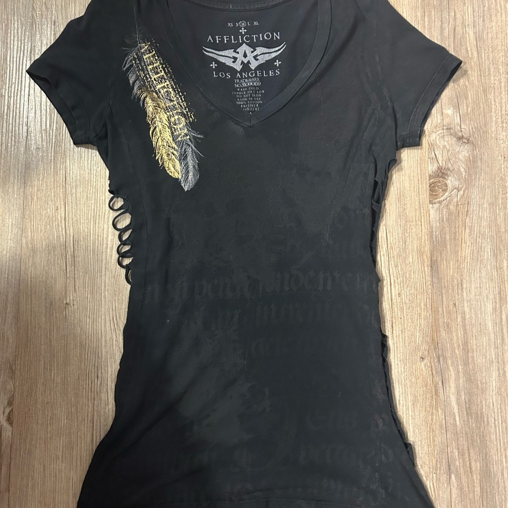 Affliction Black and Gold Feather V-Neck Tee Medium cut-out